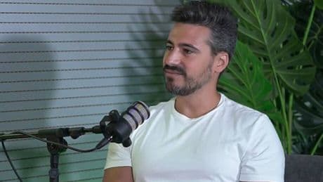 El neurólogo González de Echávarri: "Por primera vez se ha detectado que hay daño neuronal en las personas con fibromialgia"