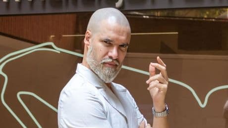 Iván Malagón, odontólogo: “Para cepillar los dientes de forma correcta, los movimientos deben ir siempre desde la encía hacia el diente, con ángulo de 45 grados”