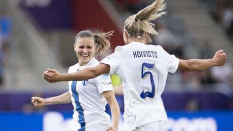 Kosola hace el primer gol de la Euro para dar la victoria a Finlandia