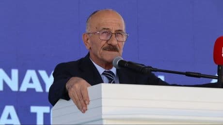 AKP’li başkan bağışladığı arsayı soranı odada dövdü