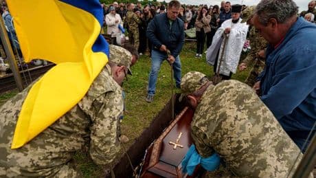 Rusya'dan Ukrayna'ya bin 200 asker ve sivilin cenazesi iade edildi