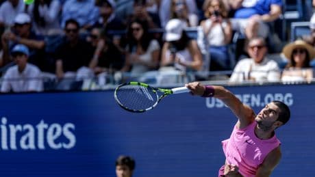 Carlos Alcaraz llega intocable a su octava semifinal consecutiva
