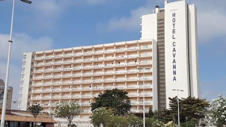 Spanish hotel at centre of ‘huge salmonella outbreak’ breaks silence after at least 100 tourists struck down by buffet