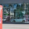 Protest an Elon Musks Geburtstag: Aktivisten beschmieren Tesla-Autohaus in Berlin
