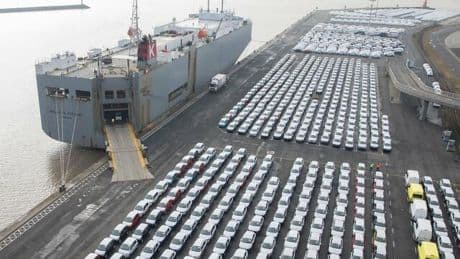 Aktuelle Entwicklungen im Handelsstreit: USA: Neuer Basiszoll gilt nicht für Autos und Stahl