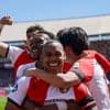 Droomstart voor Feyenoord: Paixão en Read scoren razendsnel, fans roepen ‘tien tien tien’