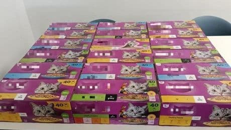La Guardia Civil se incauta de 61 kilos de comida para gatos en el Puerto de Bilbao
