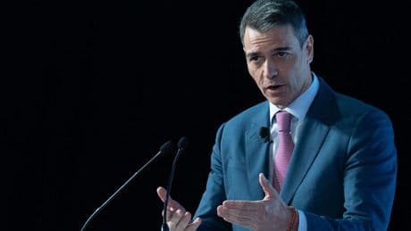 Federico a las 7: Peinado estrecha el cerco a Sánchez