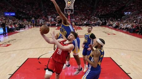 NBA Playoffs | Alperen'in triple-double'ın kıyısından döndüğü maçı Houston kazandı, seriyi 6. maça taşıdı