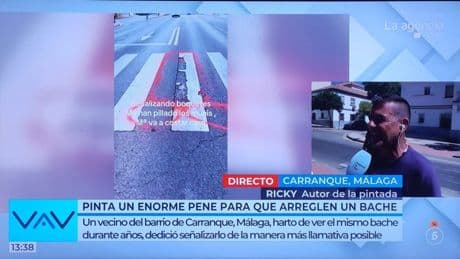Pinta un pene gigante en la carretera para que arreglen un bache... y lo consigue