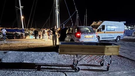 Kalabalık botta Akdeniz’i geçmeye çalışan üç küçük kız kardeş hayatını kaybetti