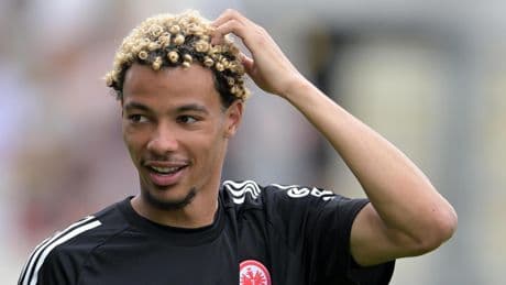 Attaquant complet et prometteur mais jamais appelé chez les Bleus : pourquoi Liverpool mise 90 M€ sur Hugo Ekitike ?