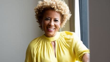 "Bares für Rares Österreich": Arabella Kiesbauer: Trödel-Kaufverbot vom Ehemann