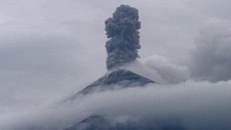 Guatemala'da yanardağ patladı
