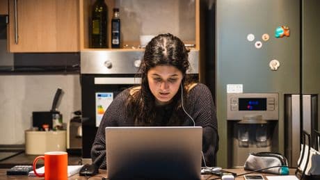 Télétravail et vie privée : cet arrêt de la Cour de cassation qui fait polémique