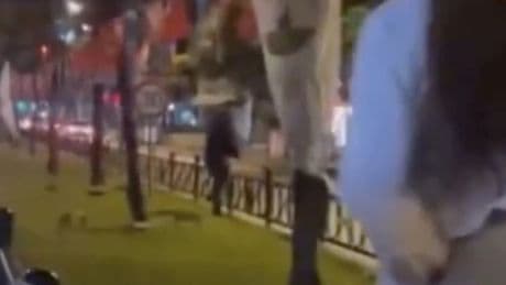 Bursa'da Türk bayrağını yakmak isteyen kişinin zihinsel engelli olduğu ortaya çıktı