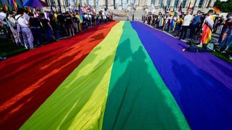 En Allemagne, le drapeau LGBTQI+ au cœur d’une nouvelle bataille culturelle