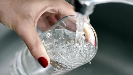 Nitrates dans l’eau potable : la Commission européenne attaque la France en justice pour non-respect des normes et mise en danger de la santé