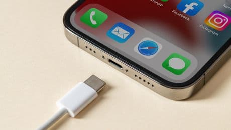 Sieht aus wie ein Ladekabel – spioniert aber heimlich Ihr iPhone aus