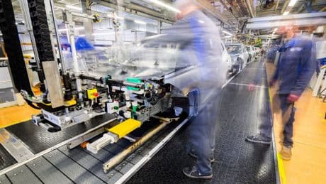 Wirtschaft schrumpft in Deutschland leicht