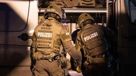 Flucht aus Forensik: SEK-Einsatz in Langenfeld – 44-Jähriger festgenommen