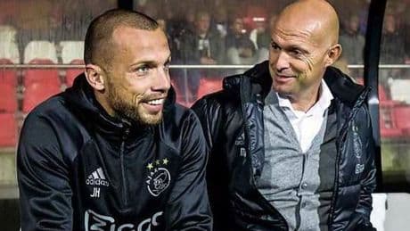 Heitinga en Keizer nieuw trainersduo Ajax: ‘Hierom zullen ze direct moeten presteren’