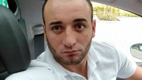 Difende il figlio e muore per un pugno. Tragedia fuori da una discoteca a Mestre