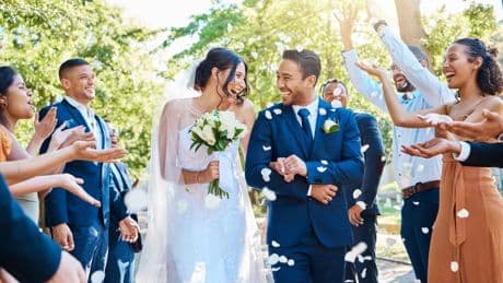 «On s’est demandé si c’était une blague» : ces couples qui invitent des inconnus pour financer leur mariage