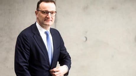 Balancieren auf dem Sprungbrett nach oben