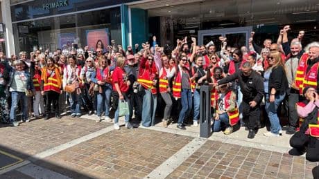 Avenue 83: épuisement, ras-le-bol,... 150 personnes manifestent devant le Primark