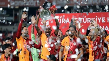 Tarihi zafer! Galatasaray Türkiye Kupası’nı kaldırdı