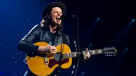 Rock star appeals to fans for help after revealing heartbreaking robbery