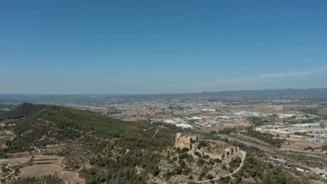 El impresionante castillo medieval en Cataluña: un fortín del siglo X cerca de Barcelona