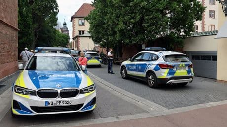 Schüler bedroht - Mann mit Messer löst Großeinsatz vor Schule aus