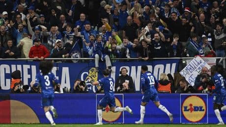El Chelsea remonta en seis minutos fatales del Betis