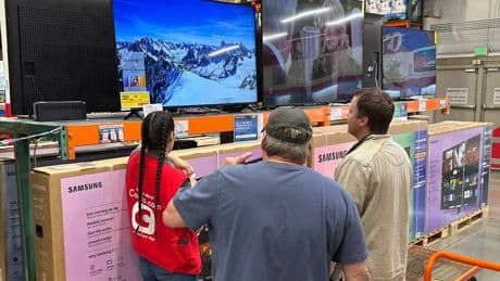 What's open and closed on Memorial Day?