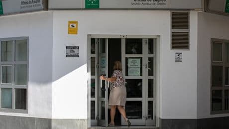 Tres investigados por la UCO entre los enchufados del PSOE que la Junta va a expulsar por falta de titulación