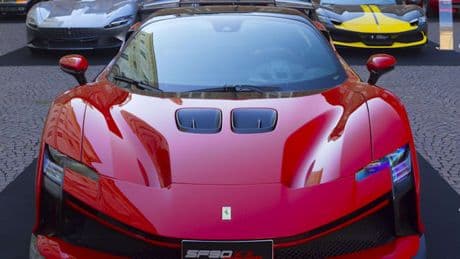 Ferrari-Händler in Nürnberg soll Luxusautos mehrfach verkauft haben
