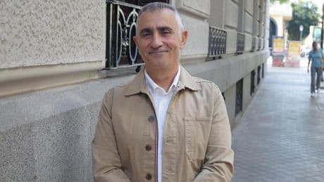 “El analfabetismo ha llegado a la universidad, en mi facultad hay quien no sabe leer ni escribir”, denuncia el catedrático Espejo