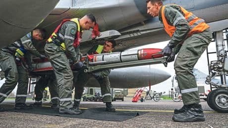 Face à la menace des drones et des missiles longue portée, le défi de l’armée de l’air pour protéger les bases et les avions français