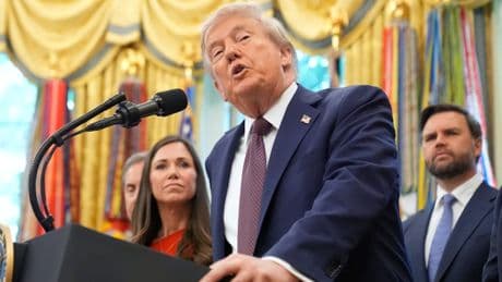 Fleck an der Hand, weniger Termine … - Trump spricht über Todes-Gerüchte