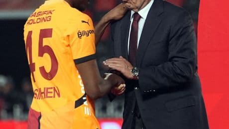 Özbek'ten Osimhen açıklaması!