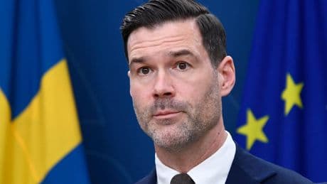 „Schockiert und entsetzt“ - Nazi-Vorwürfe gegen Sohn von Migrationsminister