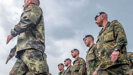 Rüstungsbeschaffung: Bundeswehr gibt riskante Informationen preis