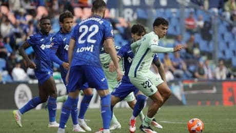 La expulsión de Rico marca la remontada de Las Palmas en el Coliseum