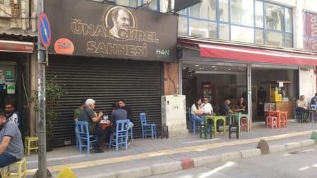 İzmir’de dokuz özel tiyatroya mühür vuruldu: ‘Bir nevi operasyon yapılıyor’