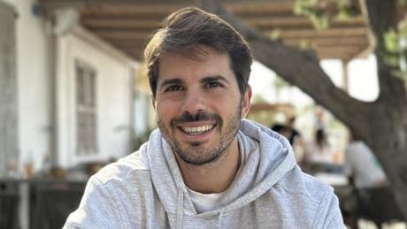 Álvaro Pedrera, experto en plantas: “He visto a mucha gente volver de vacaciones con las plantas muertas por haber bajado las persianas de casa”