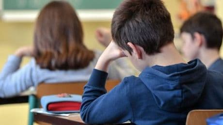 Deutsches Schulbarometer: Warum Demokratie und KI im Klassenzimmer zu kurz kommen