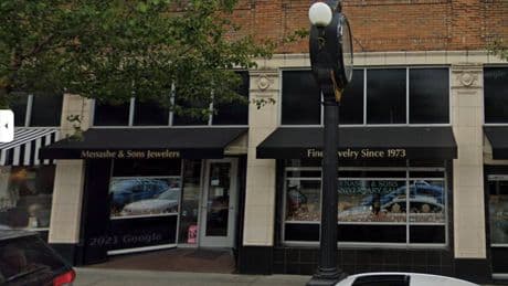 Gone in 90 seconds: Jewelry store loses $2m of diamonds, watches and gold in smash-and-grab attack