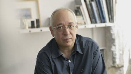 « À l’école, les notes et contrôles permanents deviennent des instruments de torture pédagogiques » : entretien avec le sociologue Bernard Lahire